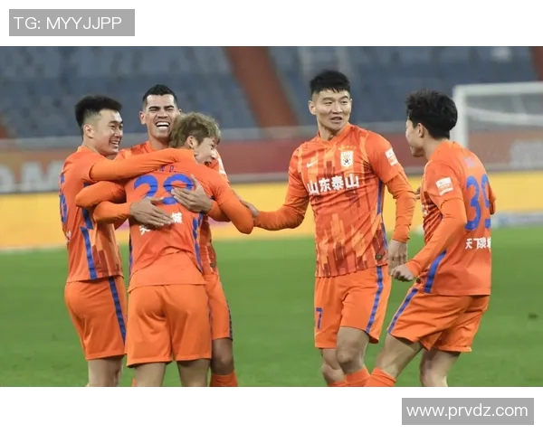 山东泰山迎战天津津门虎刘洋全力争胜展现足球魅力与激情